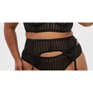 NWT Torrid Black Striped Mesh Garter Belt Size 3/4 Plus Size Lingerie Sexy Sheer